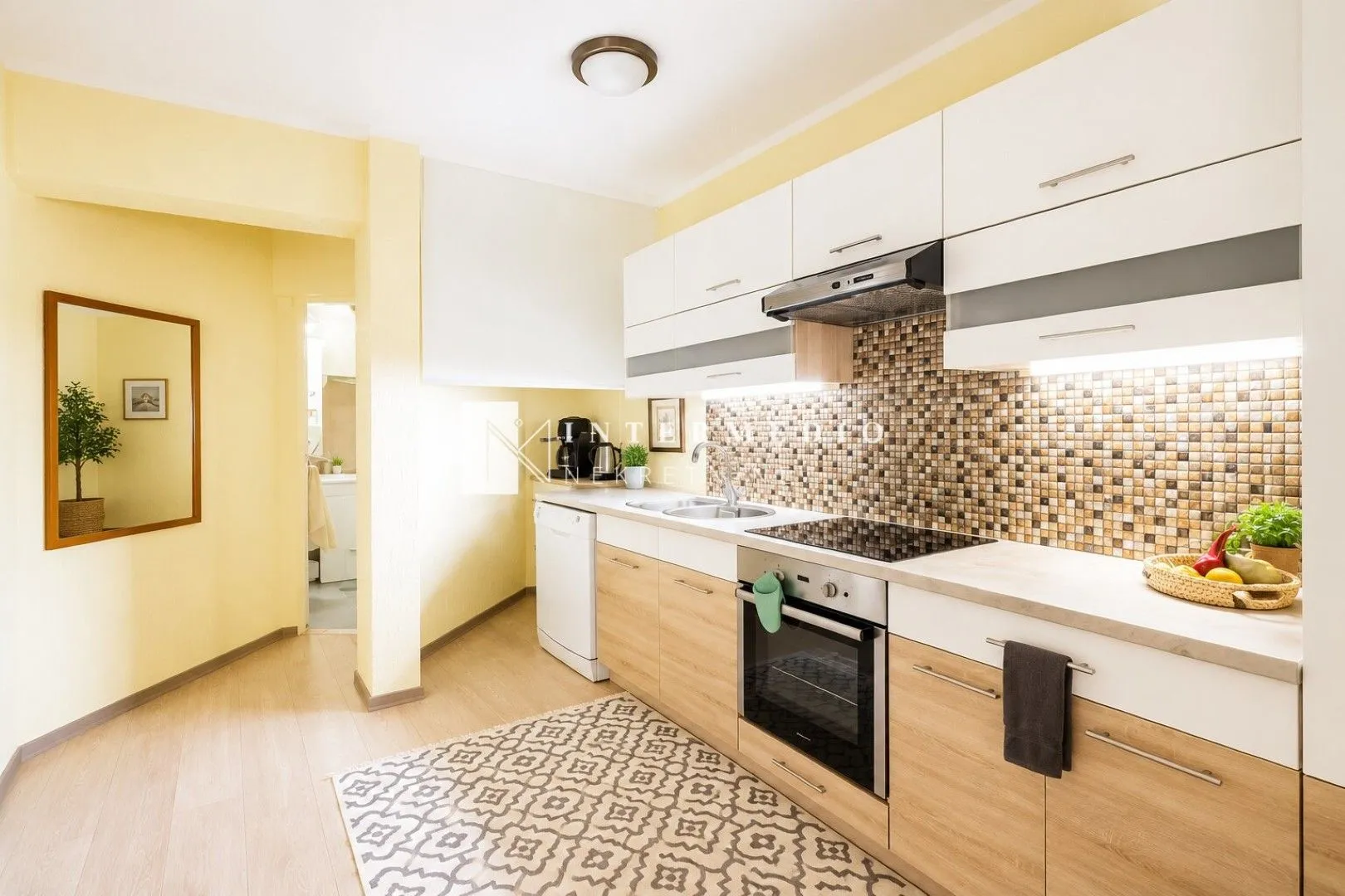 Prodaja, trosoban stan, 107m², Savina, Herceg Novi
