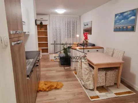 Izdavanje, stan, 34m², Sajam, Novi Sad Sve Podlokacije - image 8
