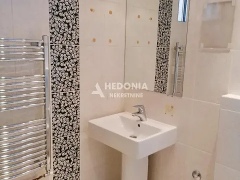 Rent, office space, 600m², Zemun Centar, Zemun Sve Podlokacije - image 12
