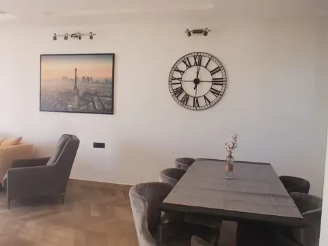 Prodaja, jednosoban stan, 170m², Budva, Crna Gora - image 13