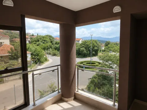 Rent, two bedroom apartment, 85m², Preko Morače, Podgorica - image 4