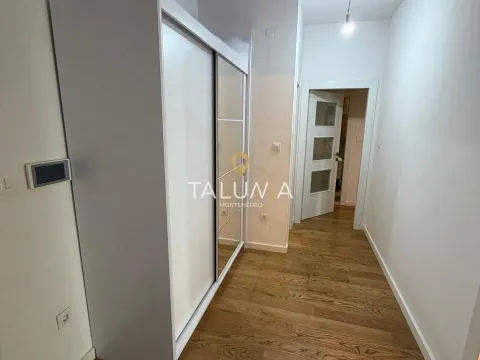Prodaja, dvosoban stan, 78m², Centar, Podgorica - image 10