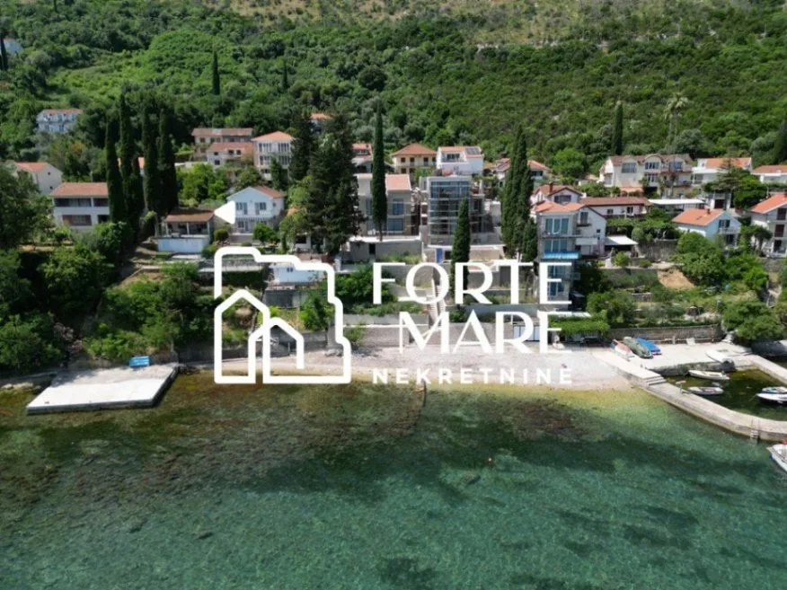Prodaja, kuća, 222m², Njivice, Herceg Novi