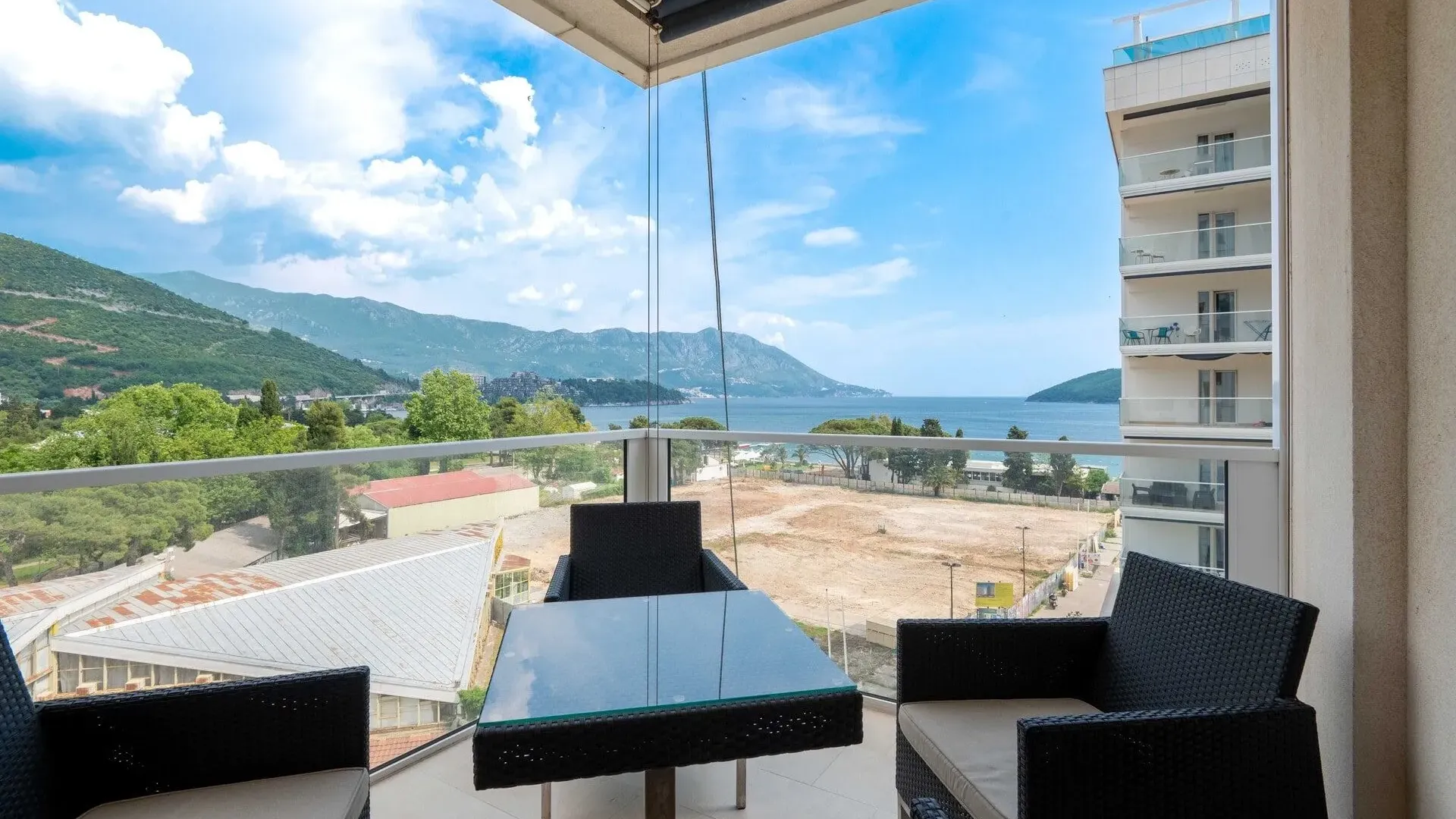 Sale, two bedroom apartment, 104m², Tre Canne, Budva