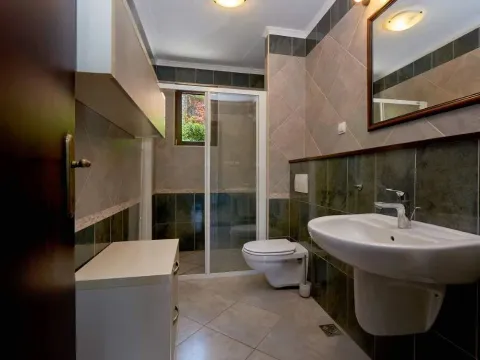 Sale, house, 235m², Kostanjica, Kotor - image 2