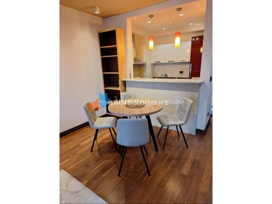 Izdavanje, dvosoban stan, 60m², Novi Beograd Sve Podlokacije, Beograd