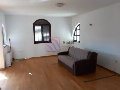 Sale, house, 340m², Tološi, Podgorica - image 6