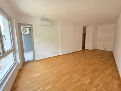 Sale, one bedroom apartment, 45m², Bečići, Budva - image 13