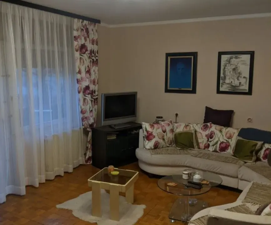 Prodaja, kuća, 274m², Tavrića obori, Jagodina