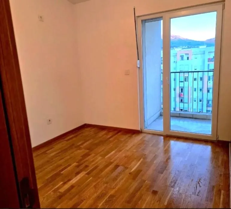 Prodaja, dvosoban stan, 72m², Stari Aerodrom, Podgorica