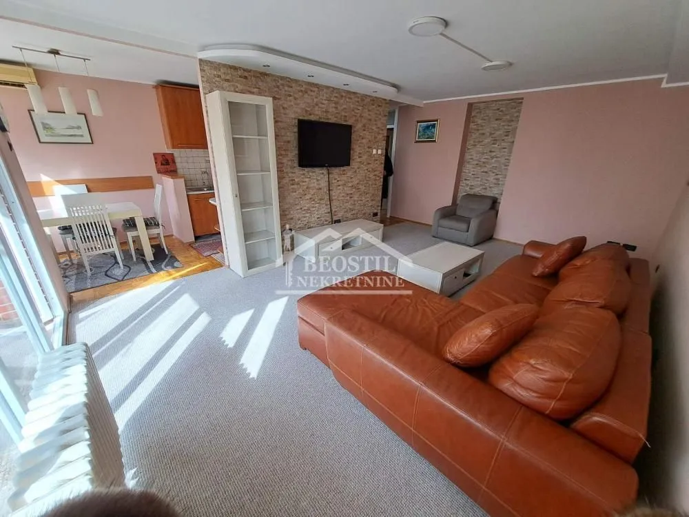 Izdavanje, trosoban stan, 82m², Lion, Zvezdara Sve Podlokacije
