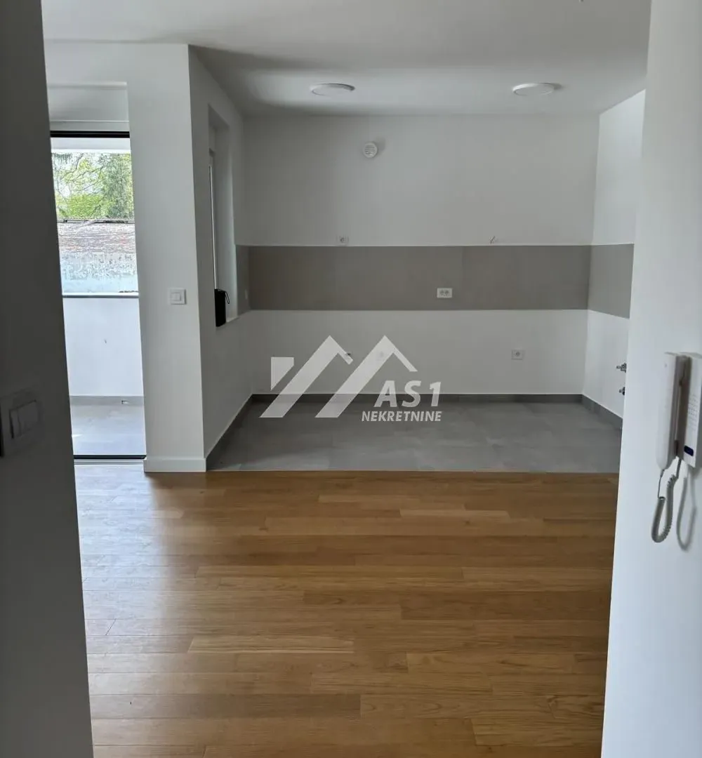 Izdavanje, dvosoban stan, 46m², Bulevar Evrope, Novi Sad Sve Podlokacije