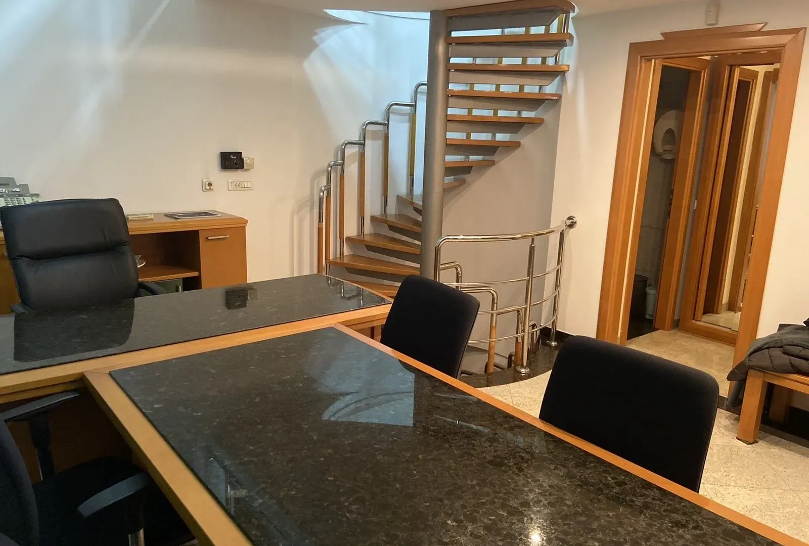 Izdavanje, poslovni prostor, 70m², Preko Morače, Podgorica