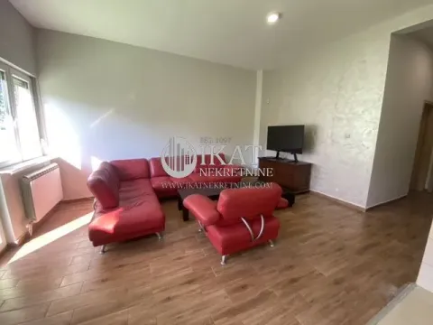 Izdavanje, trosoban stan, 75m², Zemun Gornji Grad, Zemun Sve Podlokacije - image 14