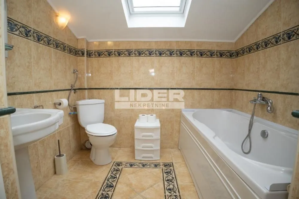 Rent, apartment, 150m², Stari Grad, Beograd