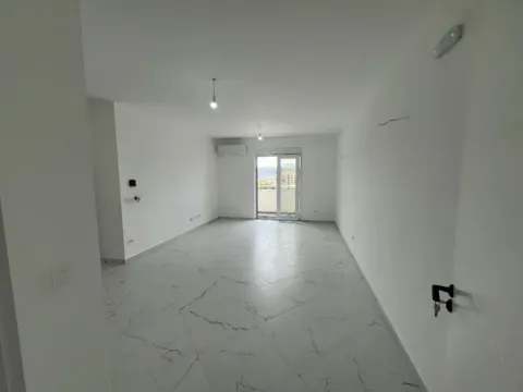 Prodaja, trosoban stan, 110m², Centar, Bar - image 3