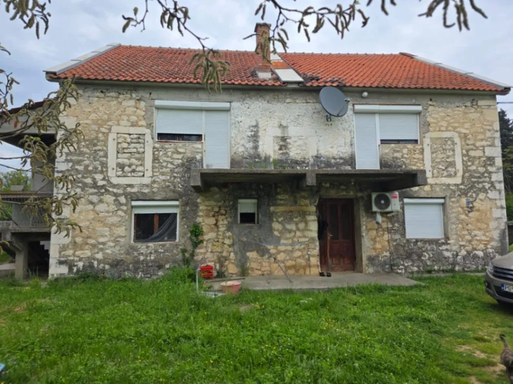 Prodaja, kuća, 220m², Danilovgrad, Crna Gora