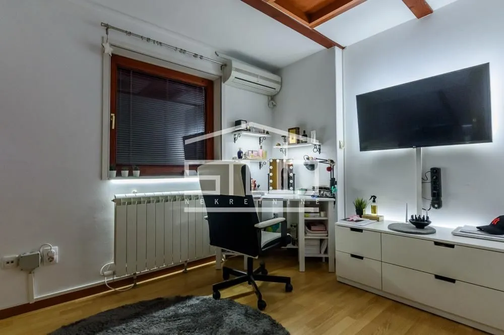 Sale, four bedroom apartment, 105m², Stari Grad, Beograd