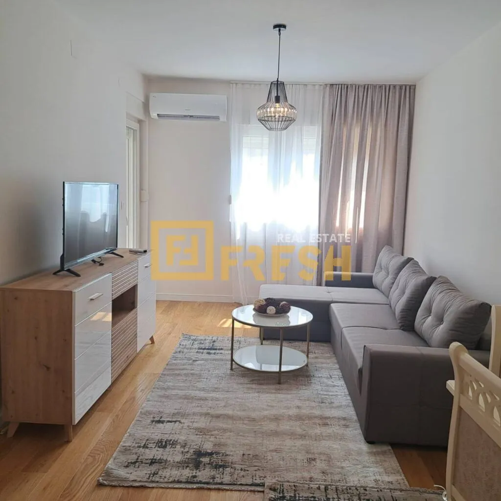 Izdavanje, jednosoban stan, 46m², City Kvart, Podgorica