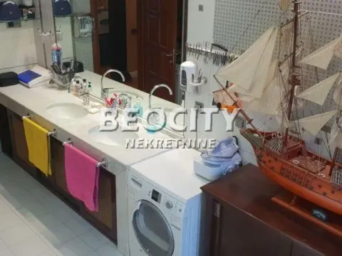 Izdavanje, četvorosoban stan, 200m², Stari Merkator, Novi Beograd Sve Podlokacije - image 17