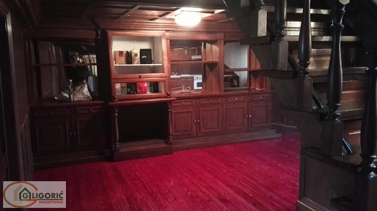 Prodaja, četvorosoban stan, 143m², Zemun Sve Podlokacije, Beograd
