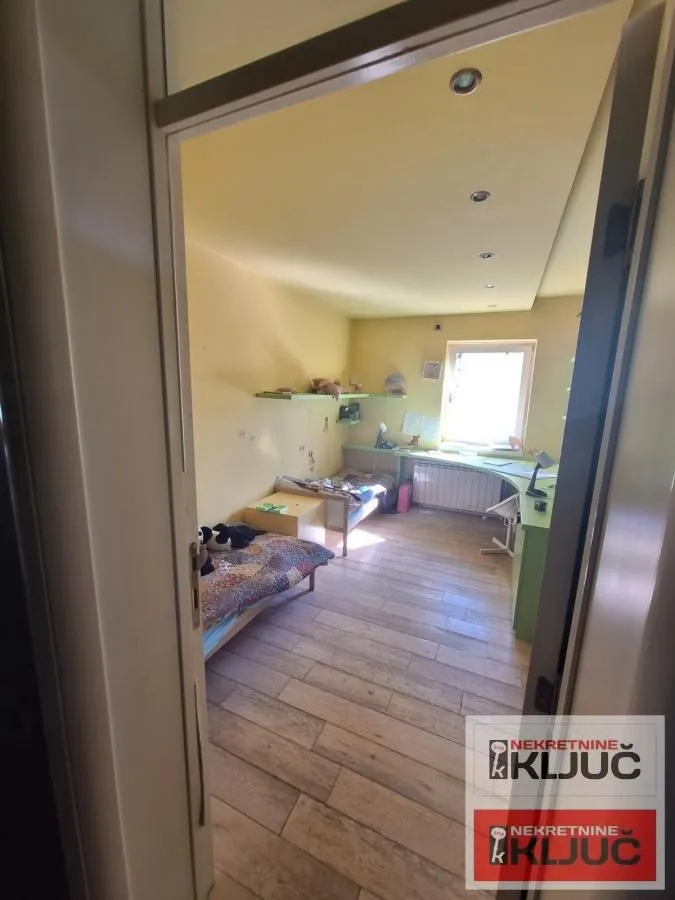 Prodaja, stan, 174m², Bulevar Oslobodjenja, Novi Sad Sve Podlokacije