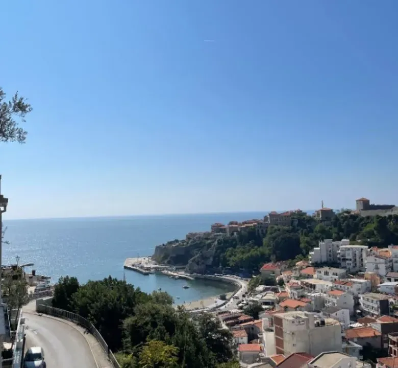 Prodaja, jednosoban stan, 54m², Centar, Ulcinj