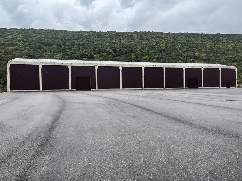 Rent, office space, 5000m², Radanovići, Kotor