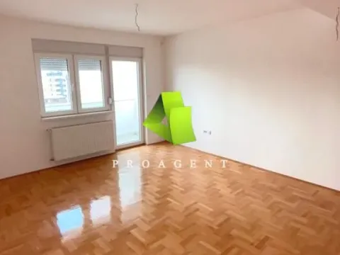 Prodaja, stan, 38m², Medijana, Niš - image 2