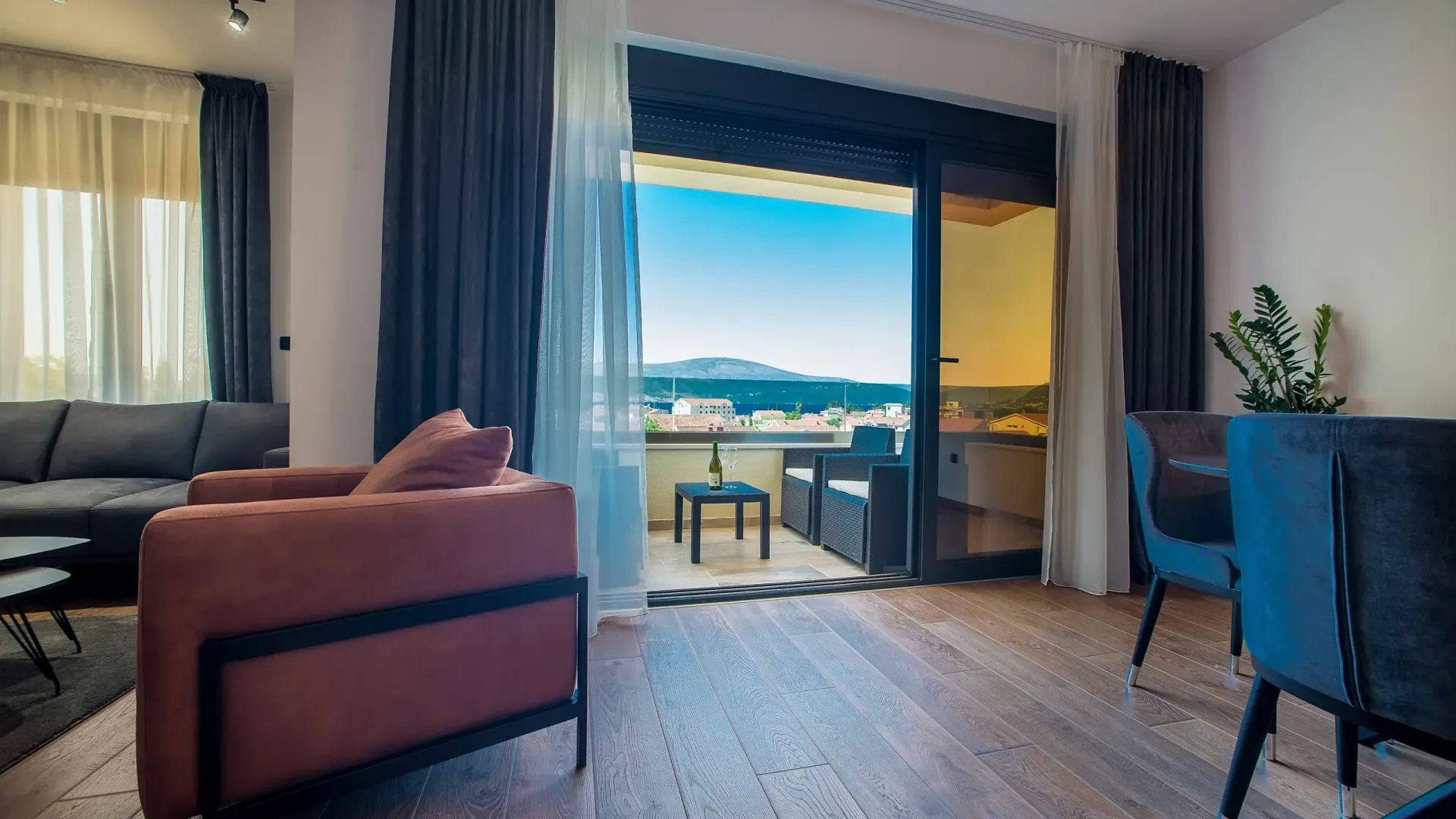 Prodaja, dvosoban stan, 87m², Mažina, Tivat