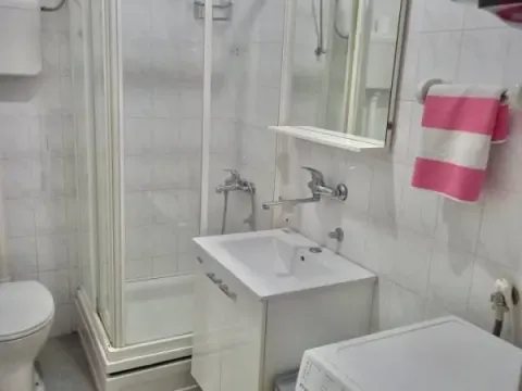 Sale, two bedroom apartment, 63m², Velji Vinogradi, Budva - image 3