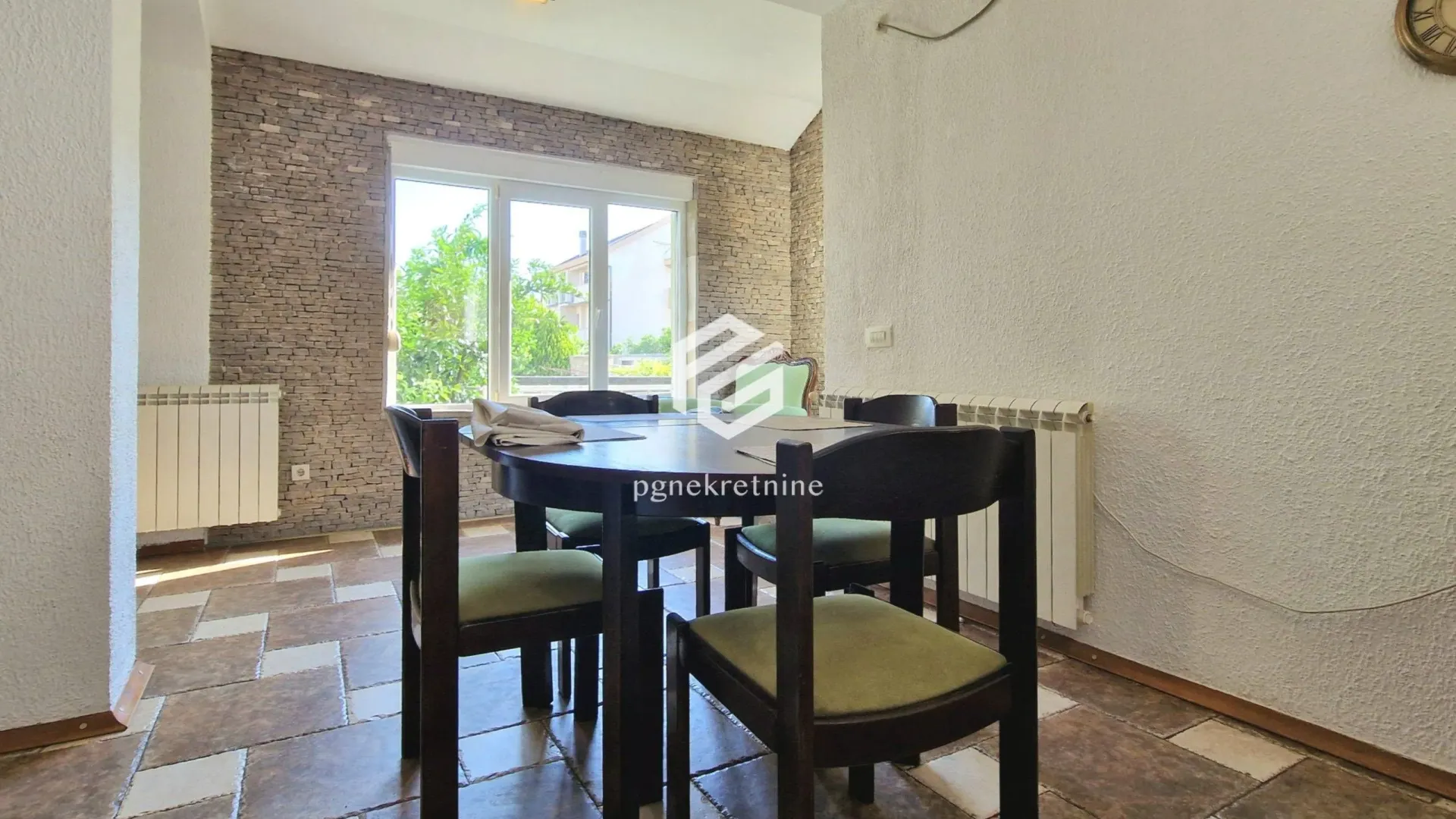 Izdavanje, kuća, 250m², Stari Aerodrom, Podgorica