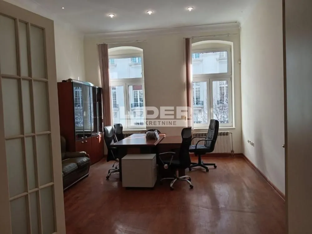 Prodaja, trosoban stan, 73m², Stari Grad, Beograd