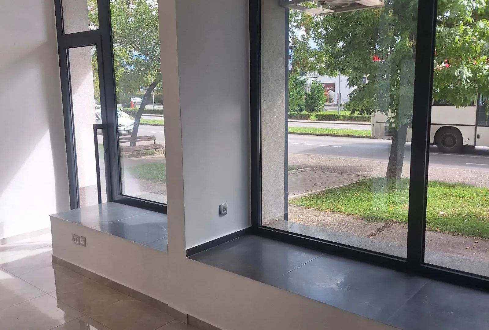 Rent, office space, 240m², Autobuska stanica, Podgorica