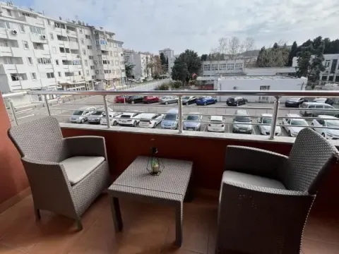 Rent, one bedroom apartment, 54m², Bar, Crna Gora - image 11