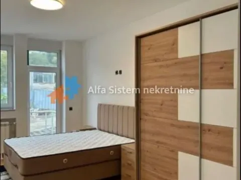 Izdavanje, trosoban stan, 100m², Savski Venac, Beograd - image 13