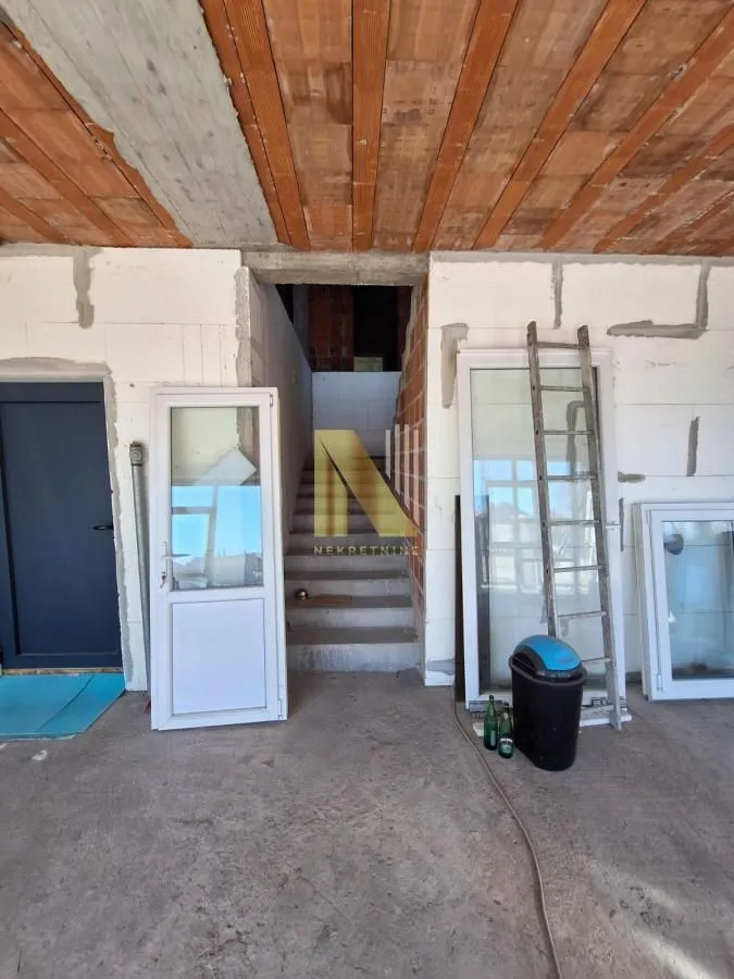 Sale, office space, 1252m², Stara Pazova, Srbija