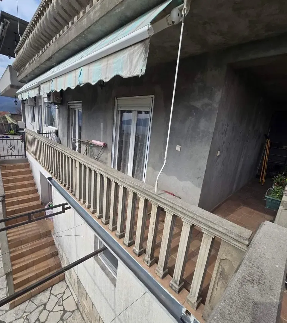 Izdavanje, dvosoban stan, 80m², Tripovići, Tivat