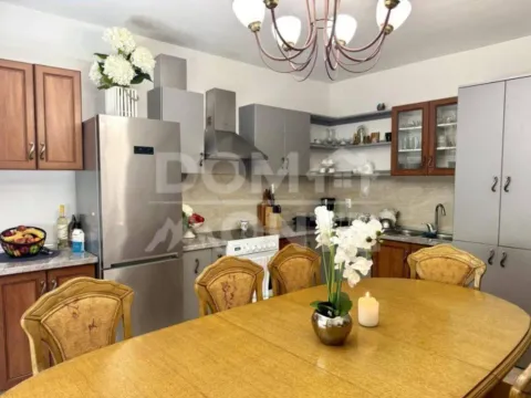 Izdavanje, dvosoban stan, 100m², Seljanovo, Tivat - image 10