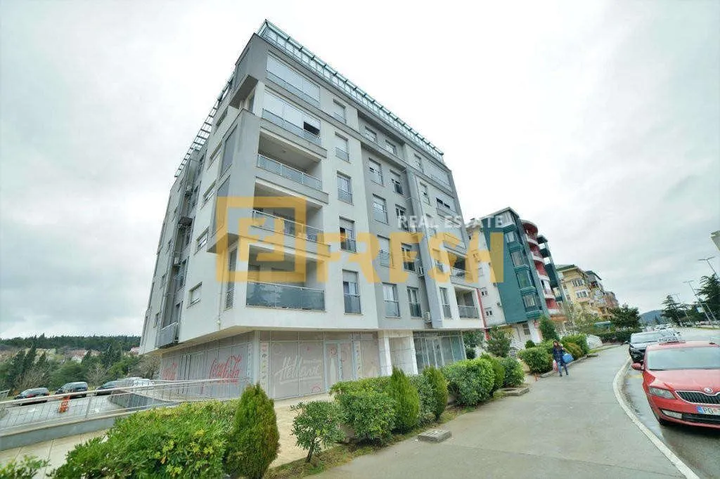 Rent, office space, 160m², Obala Morače, Podgorica