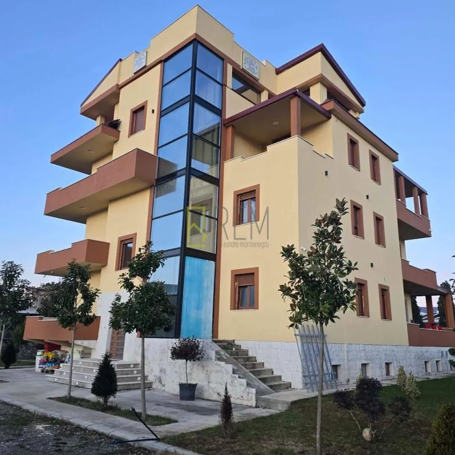 Izdavanje, kuća, 850m², Donja Gorica, Podgorica