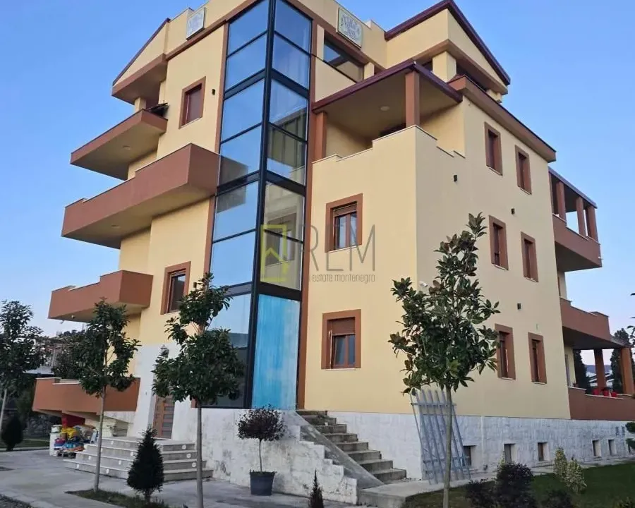 Izdavanje, kuća, 850m², Donja Gorica, Podgorica