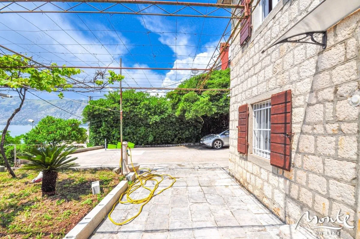 Sale, house, 1198m², Dobrota, Kotor