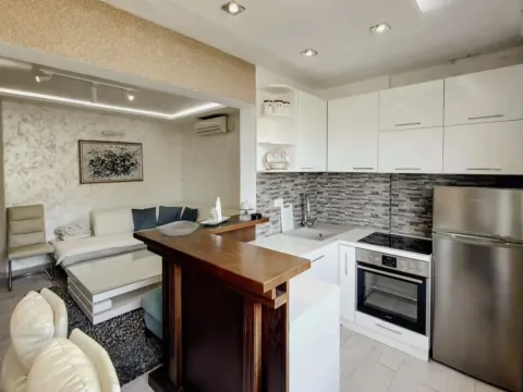 Prodaja, jednosoban stan, 47m², Dobrota, Kotor - image 8