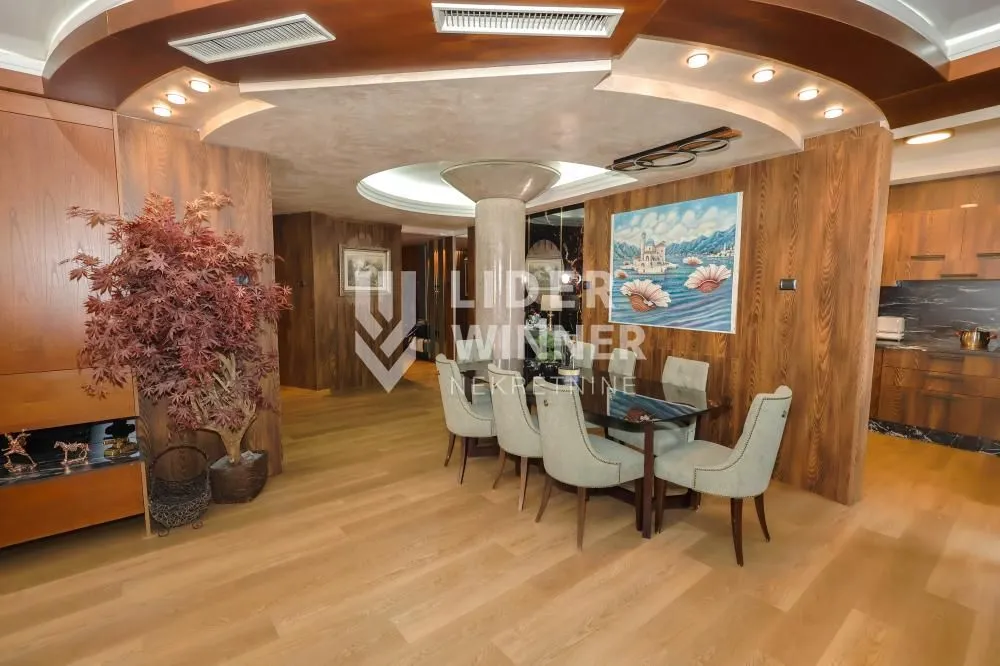 Sale, four bedroom apartment, 160m², Vračar Centar, Vračar Sve Podlokacije