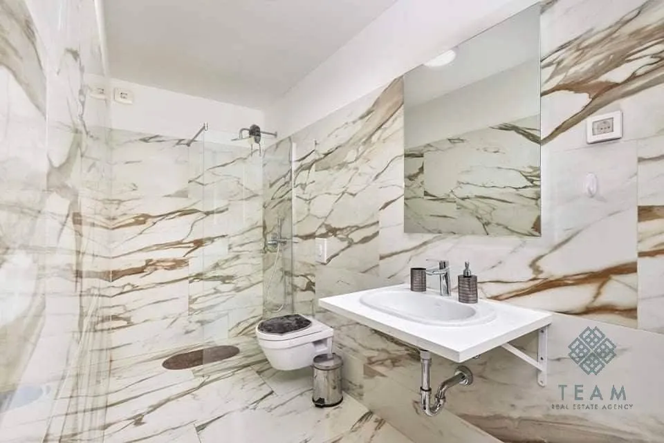 Sale, two bedroom apartment, 74m², Dobrota, Kotor