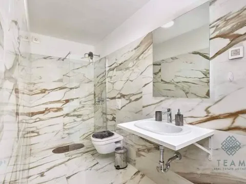 Prodaja, dvosoban stan, 74m², Dobrota, Kotor - image 9