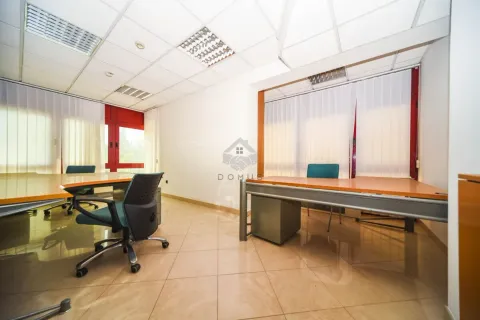 Rent, office space, 414m², Preko Morače, Podgorica - image 12