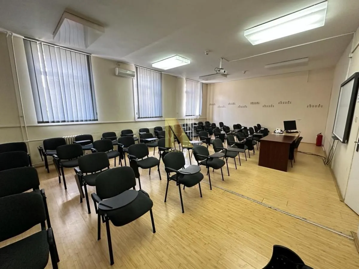 Rent, office space, 1000m², Centar, Novi Sad