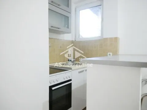 Izdavanje, dvosoban stan, 55m², Savski Venac, Beograd - image 8